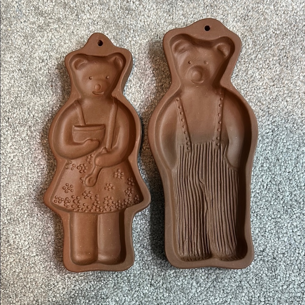 New Country Gear by Hartstone USA, Brown Bear-Shaped Baking Molds. Set of 2.